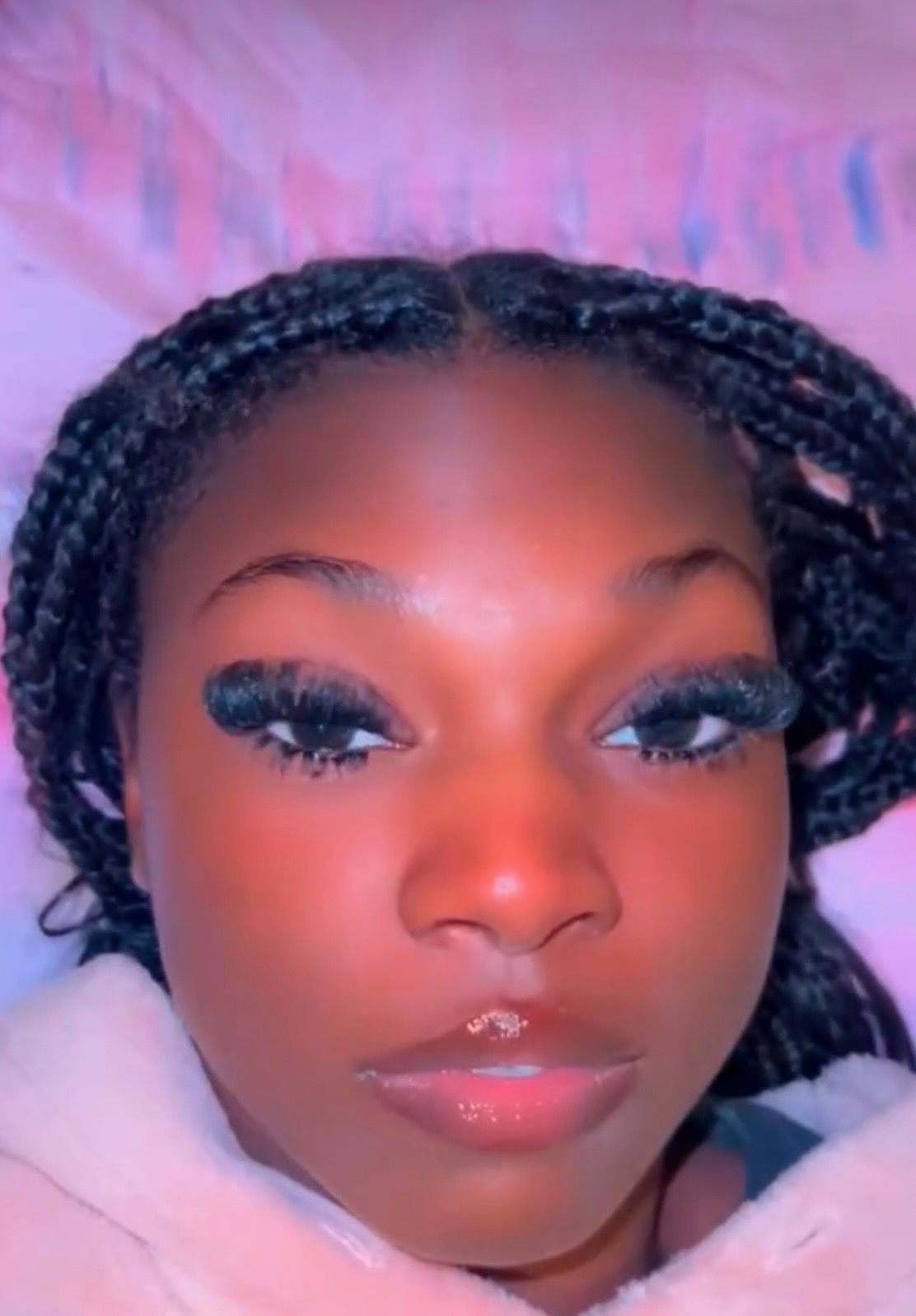 Full cluster lash set, close-up