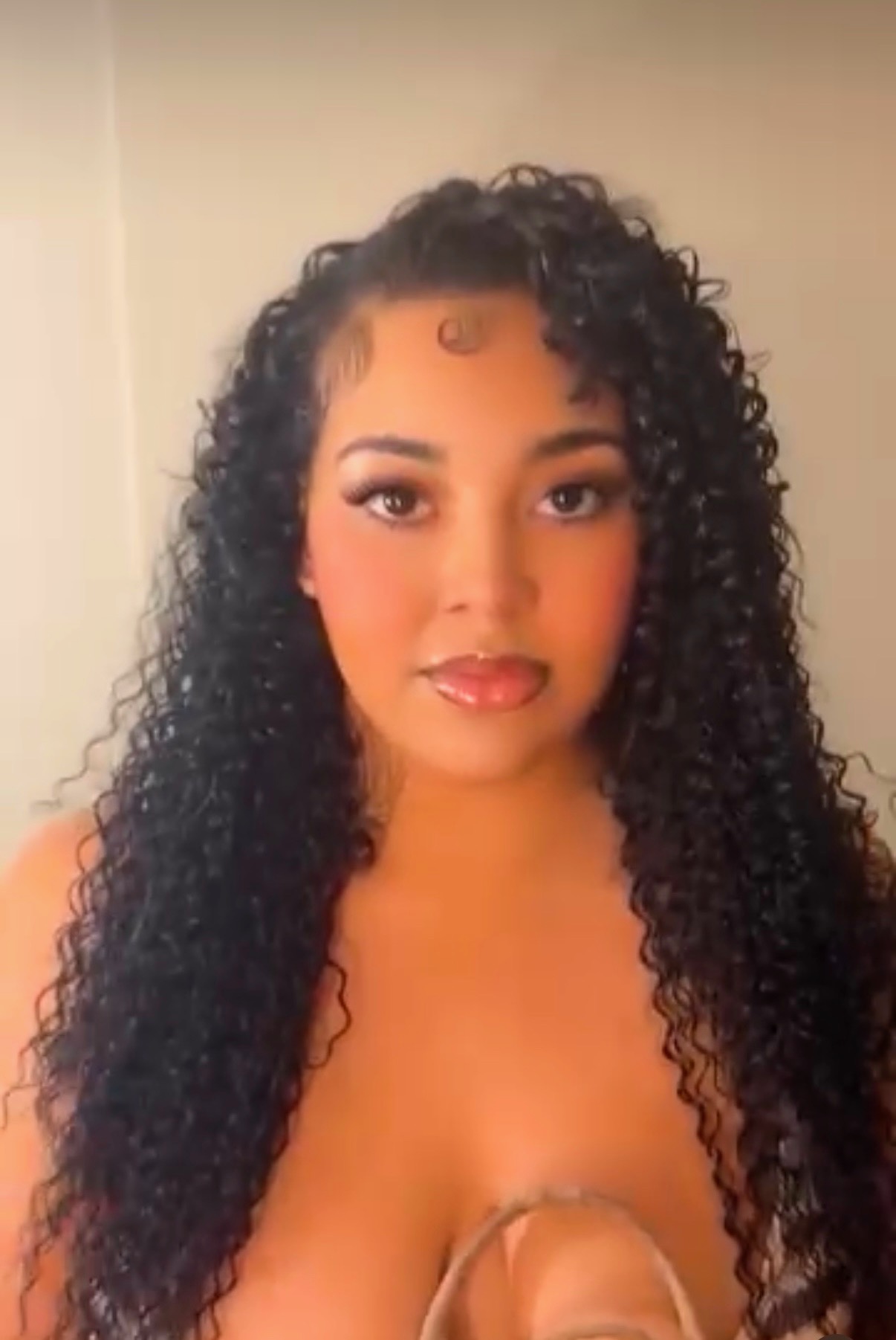 Curly side part quick weave